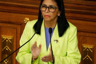 basta-de-ordens-de-washington,-diz-presidente-interina-da-venezuela