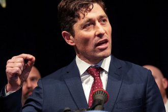 prefeito-de-minneapolis-anuncia-saida-de-agentes-do-ice-da-cidade