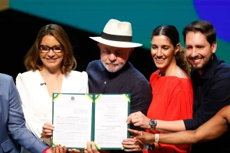 ebc-e-minc-assinam-acordo-para-integrar-acervo-ao-tela-brasil