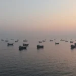 primeiros-navios-tanque-atravessam-estreito-apos-acordo-com-ira